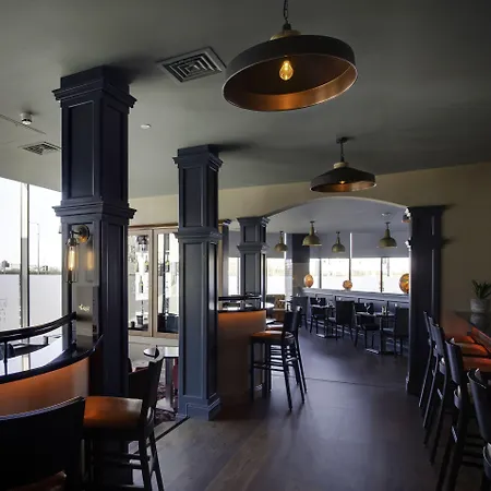 Metro Dublin Airport 4*