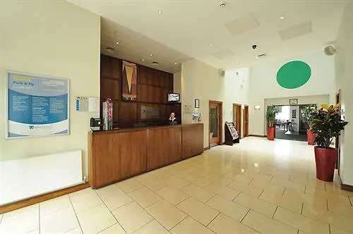 Metro Dublin Airport Hotel 4*